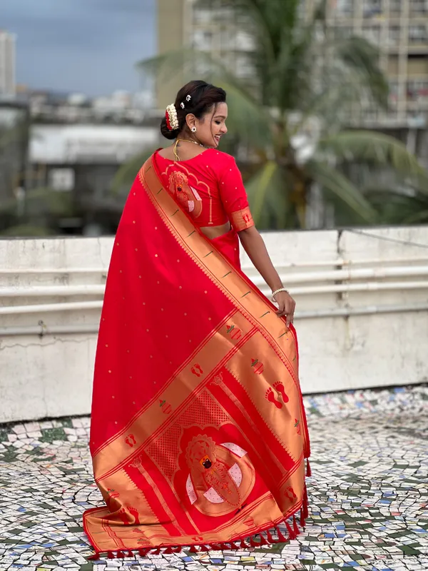 Red_Soft_Silk_With_Floral_Motifs_Weaved_Saree_With_Blouse_Piece_For_Women_&_Girl