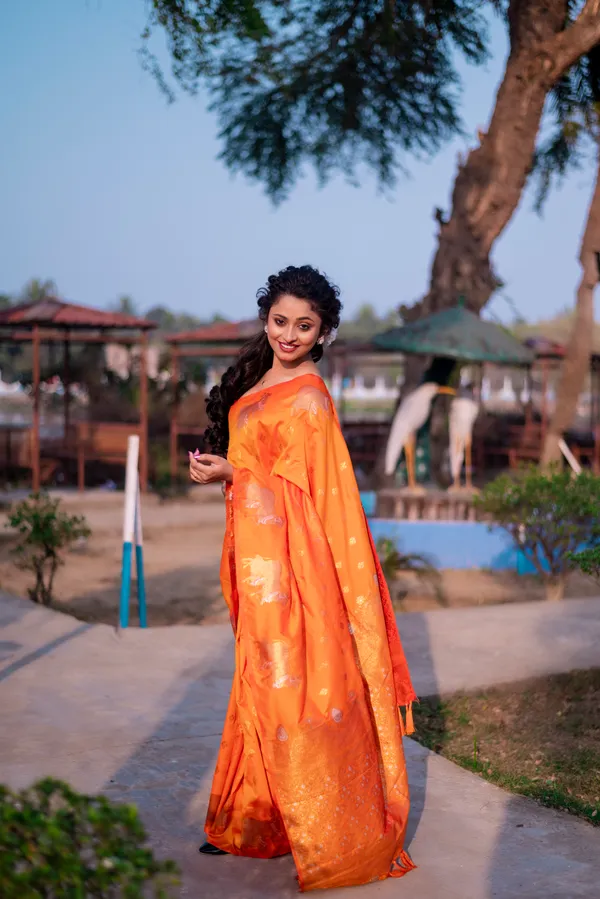 Orange_Soft_Moonga_Silk_With_Zari_Motifs_Saree_With_Blouse_Piece_For_Women_&_Girl