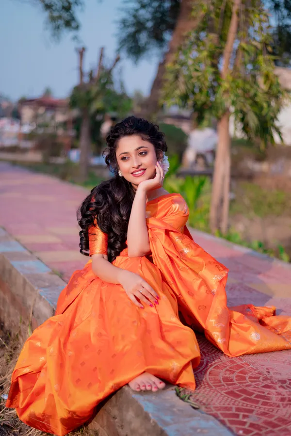 Orange_Soft_Moonga_Silk_With_Zari_Motifs_Saree_With_Blouse_Piece_For_Women_&_Girl