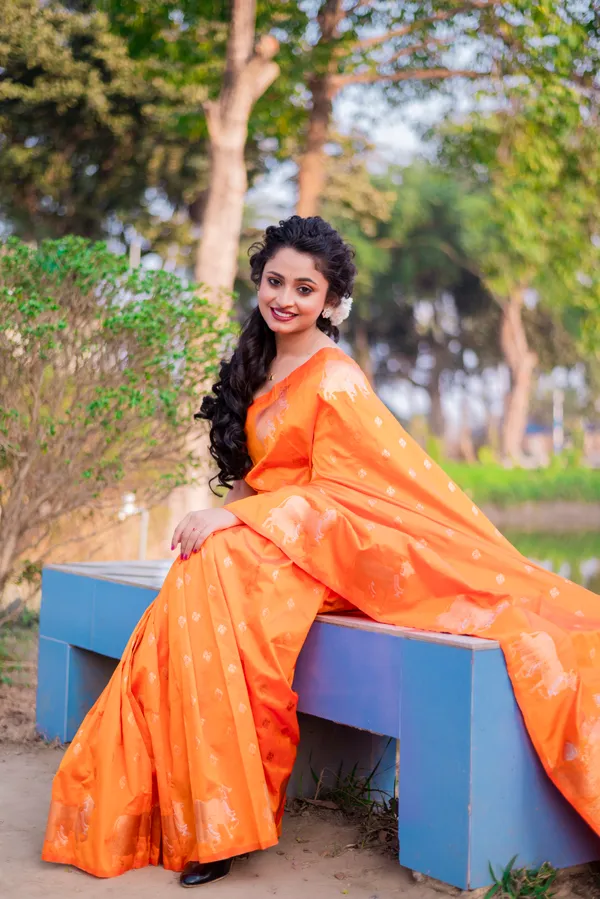 Orange_Soft_Moonga_Silk_With_Zari_Motifs_Saree_With_Blouse_Piece_For_Women_&_Girl