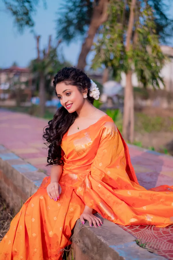 Orange_Soft_Moonga_Silk_With_Zari_Motifs_Saree_With_Blouse_Piece_For_Women_&_Girl