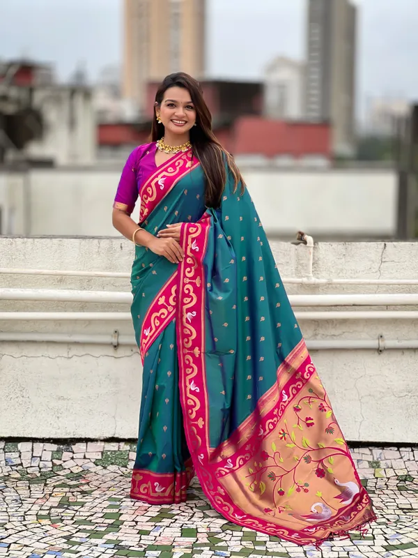 Magenta_Paithani_Saree_With_Gold_Zari_Meenakari_Motifs_Saree_With_Blouse_Piece_For_Women_&_Girl