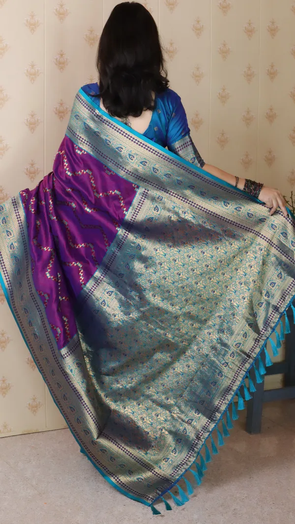Violet_Premium_Banarasi_Soft_Silk_With_Gold_Zari_Zig_Zag_Geometric_Weaved_Saree_With_Blouse_Piece_For_Women_&_Girl
