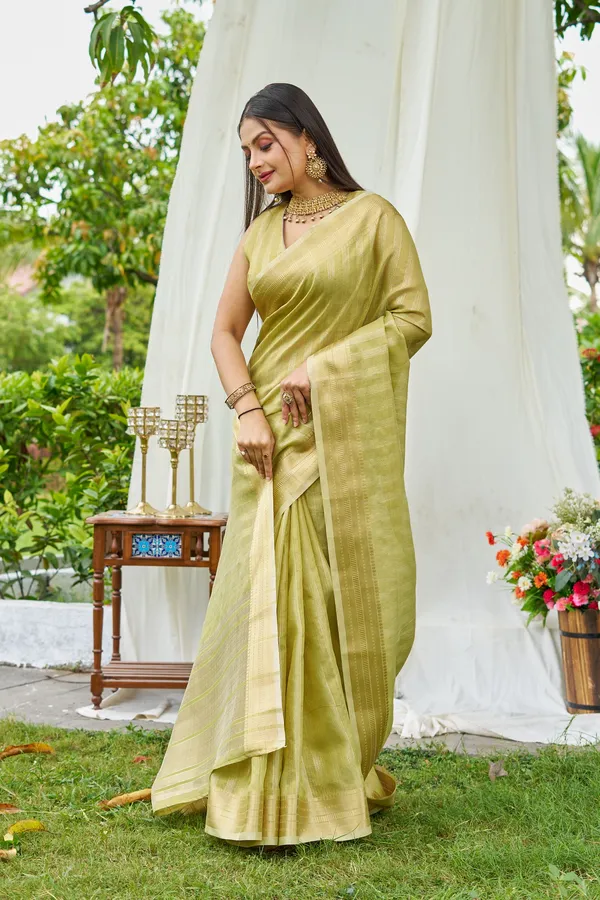 Pista_Mosques_Saree_For_Women_&_Girls