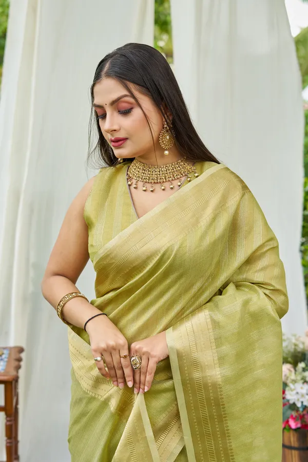 Pista_Mosques_Saree_For_Women_&_Girls