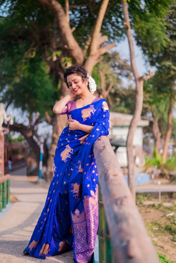 Violet_Soft_Moonga_Silk_With_Zari_Motifs_Saree_With_Blouse_Piece_For_Women_&_Girl