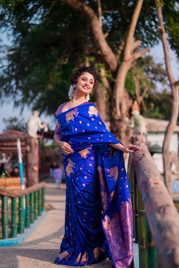 Violet_Soft_Moonga_Silk_With_Zari_Motifs_Saree_With_Blouse_Piece_For_Women_&_Girl