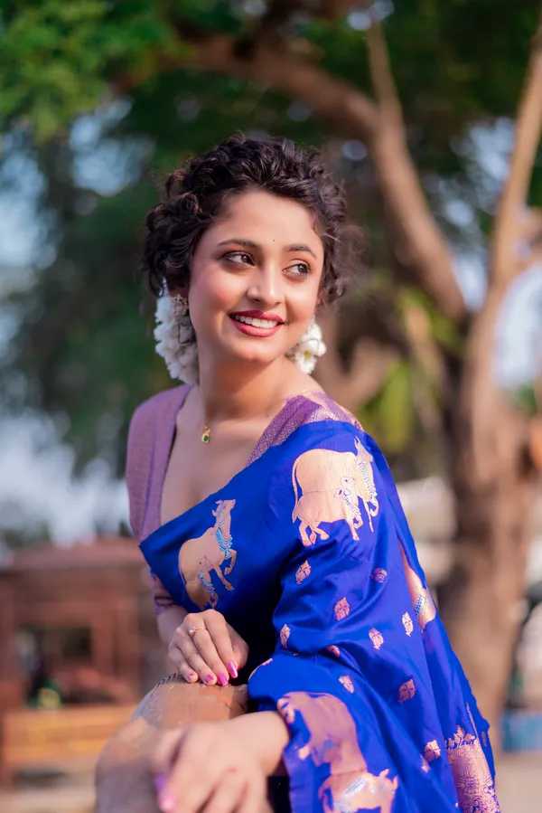 Violet_Soft_Moonga_Silk_With_Zari_Motifs_Saree_With_Blouse_Piece_For_Women_&_Girl