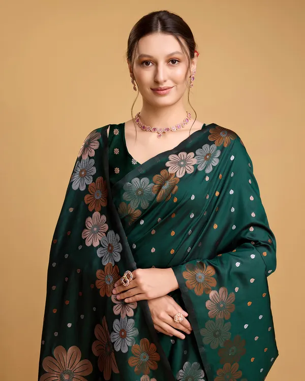 Green_Patola_Silk_Weaved_Saree_With_Contrast_Meenakari_Saree_For_Women_&_Girls
