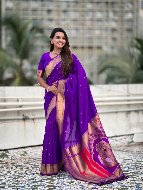 Dark_Purple_Soft_Silk_With_Floral_Motifs_Weaved_Saree_With_Blouse_Piece_For_Women_&_Girl