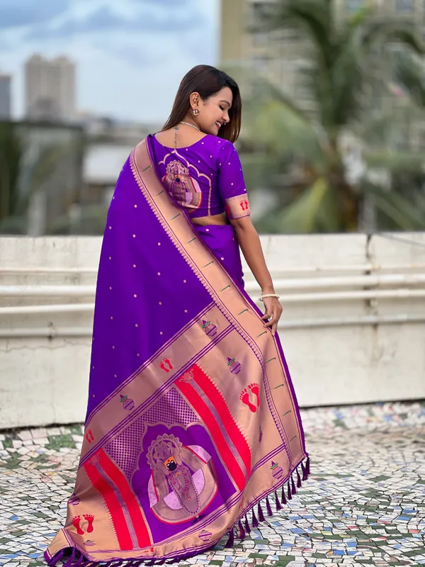 Dark_Purple_Soft_Silk_With_Floral_Motifs_Weaved_Saree_With_Blouse_Piece_For_Women_&_Girl