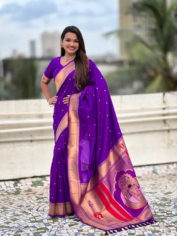 Dark_Purple_Soft_Silk_With_Floral_Motifs_Weaved_Saree_With_Blouse_Piece_For_Women_&_Girl