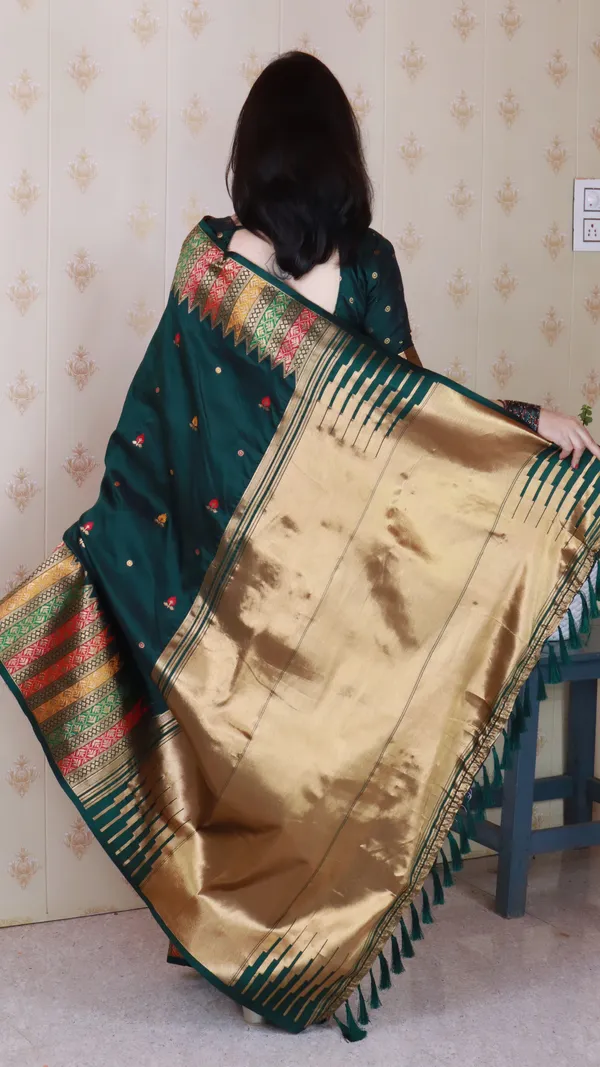 Bottle_Green_Soft_Silk_With_Floral_Meenakari_Motifs_Saree_With_Blouse_Piece_For_Women_&_Girl