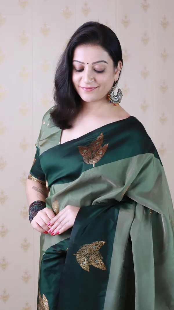Grey_Soft_Silk_With_Zig_Zag_Motifs_Saree_With_Blouse_Piece_For_Women_&_Girl