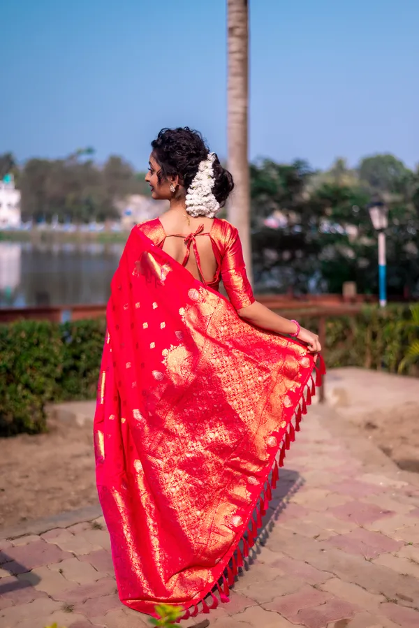 Pink_Soft_Moonga_Silk_With_Zari_Motifs_Saree_With_Blouse_Piece_For_Women_&_Girl
