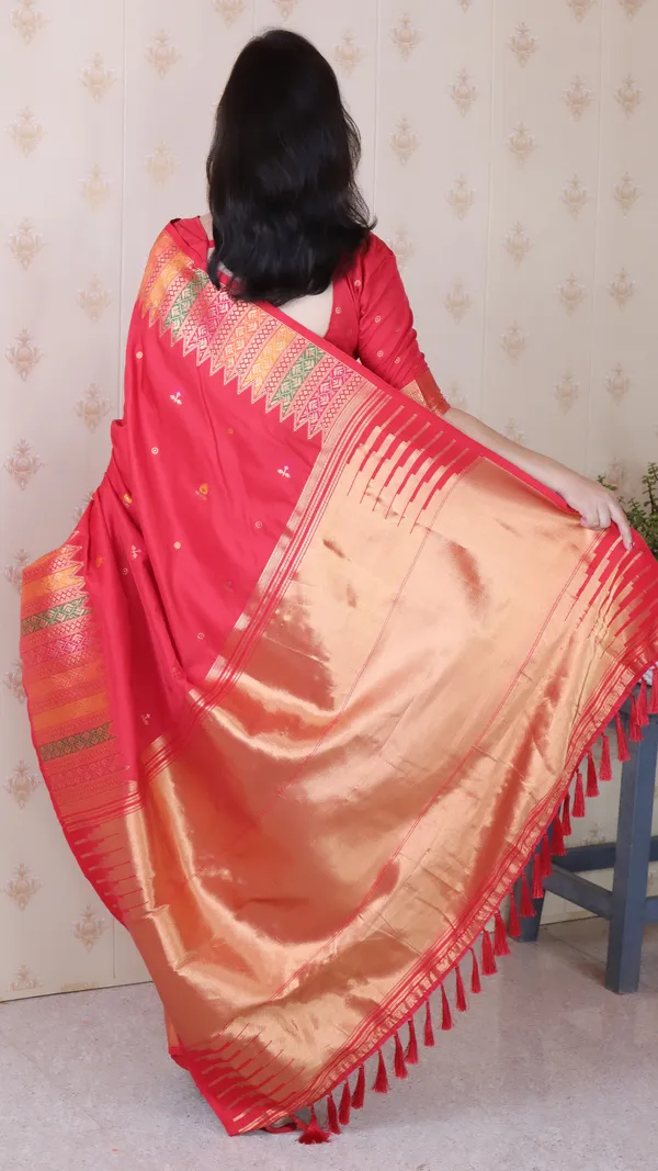 Red_Soft_Silk_With_Floral_Meenakari_Motifs_Saree_With_Blouse_Piece_For_Women_&_Girl