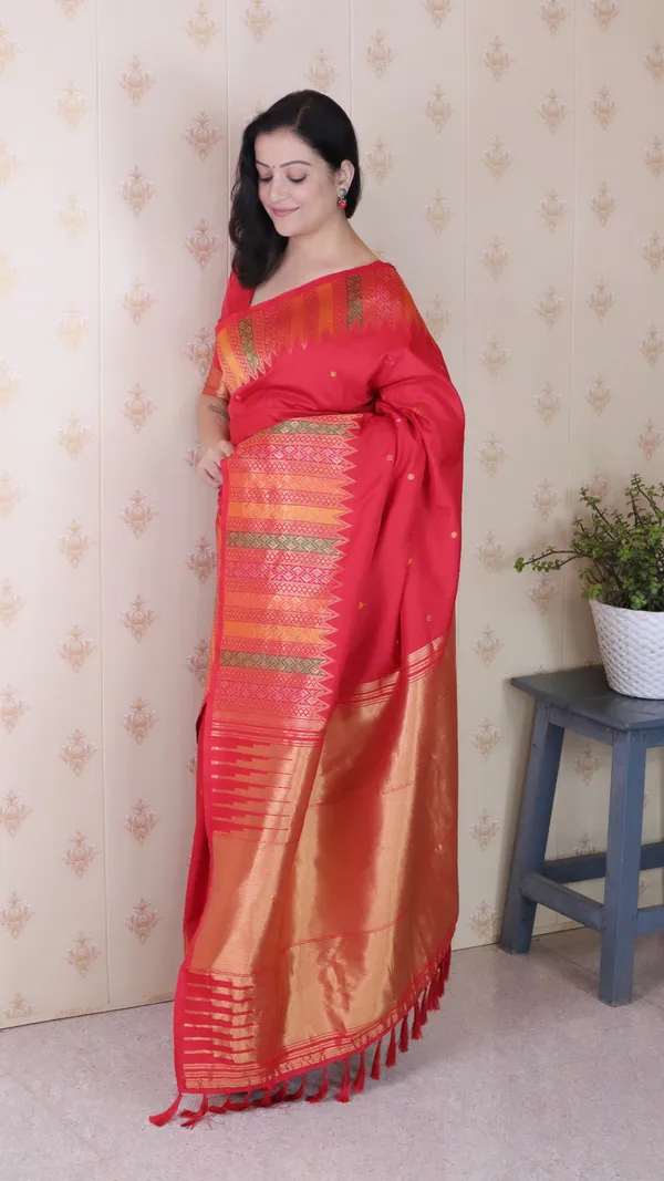 Red_Soft_Silk_With_Floral_Meenakari_Motifs_Saree_With_Blouse_Piece_For_Women_&_Girl