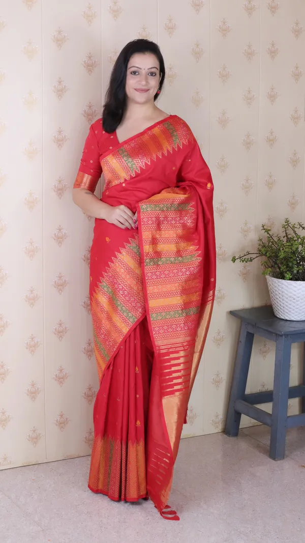 Red_Soft_Silk_With_Floral_Meenakari_Motifs_Saree_With_Blouse_Piece_For_Women_&_Girl