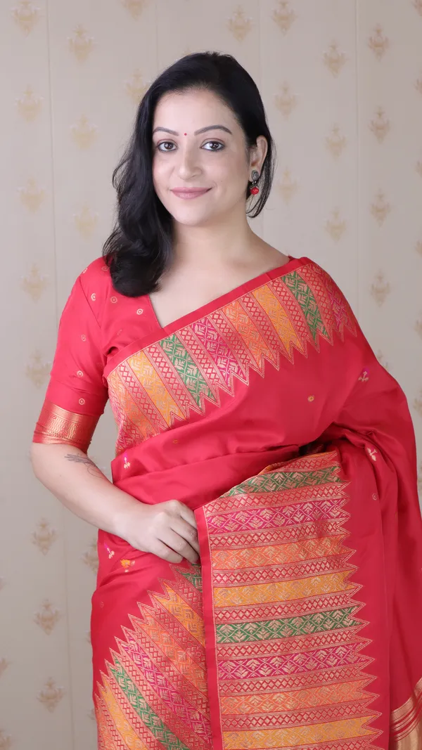 Red_Soft_Silk_With_Floral_Meenakari_Motifs_Saree_With_Blouse_Piece_For_Women_&_Girl