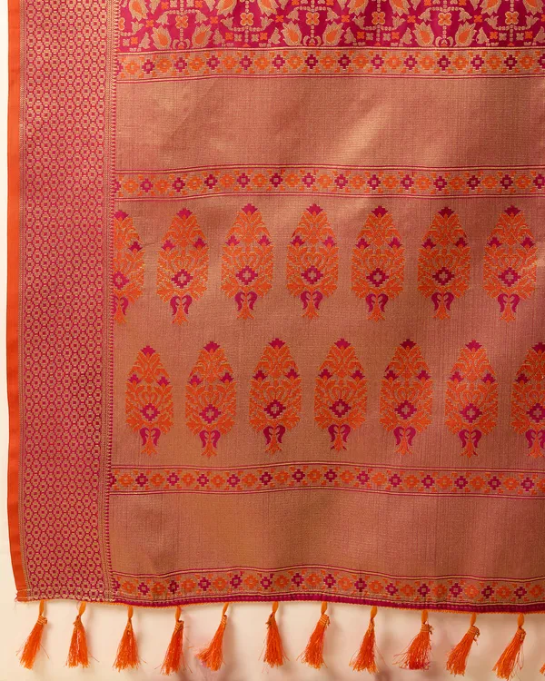 Red_Patola_Silk_Weaved_Saree_With_Contrast_Meenakari_Saree_For_Women_&_Girls