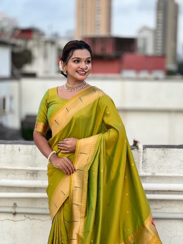 Mehandi_Soft_Silk_With_Floral_Motifs_Weaved_Saree_With_Blouse_Piece_For_Women_&_Girl
