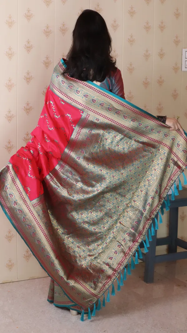 Pink_Premium_Banarasi_Soft_Silk_With_Gold_Zari_Zig_Zag_Geometric_Weaved_Saree_With_Blouse_Piece_For_Women_&_Girl