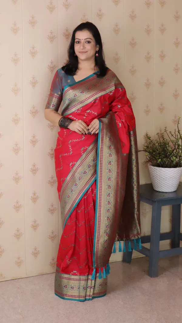 Pink_Premium_Banarasi_Soft_Silk_With_Gold_Zari_Zig_Zag_Geometric_Weaved_Saree_With_Blouse_Piece_For_Women_&_Girl