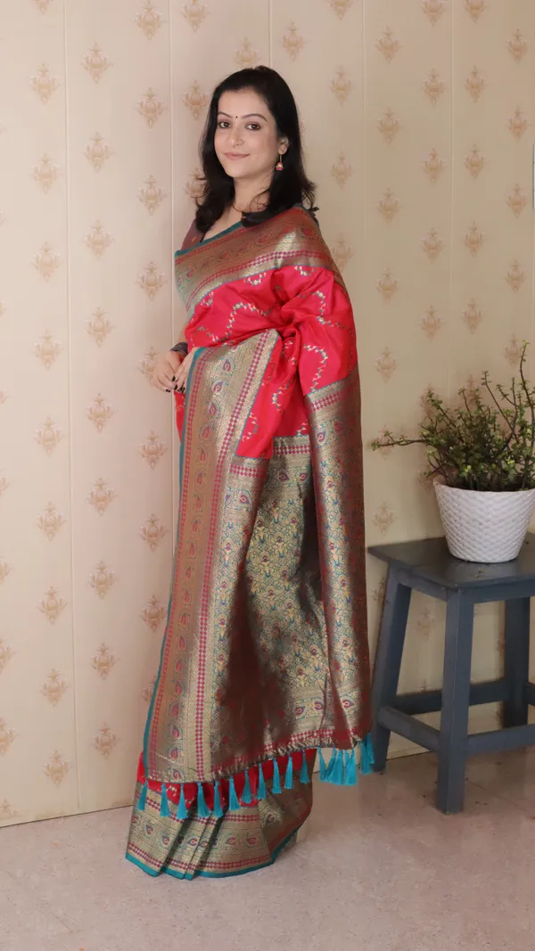 Pink_Premium_Banarasi_Soft_Silk_With_Gold_Zari_Zig_Zag_Geometric_Weaved_Saree_With_Blouse_Piece_For_Women_&_Girl
