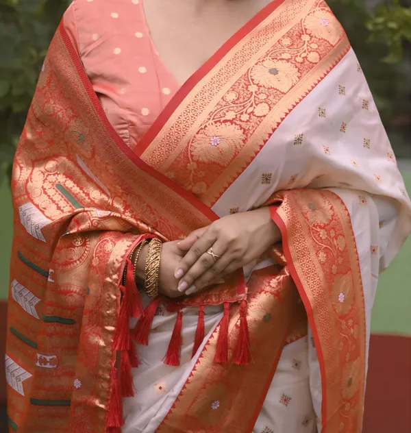 White_Soft_Silk_With_Woven_Meenakari_Motifs_Saree_With_Blouse_Piece_For_Women_&_Girl