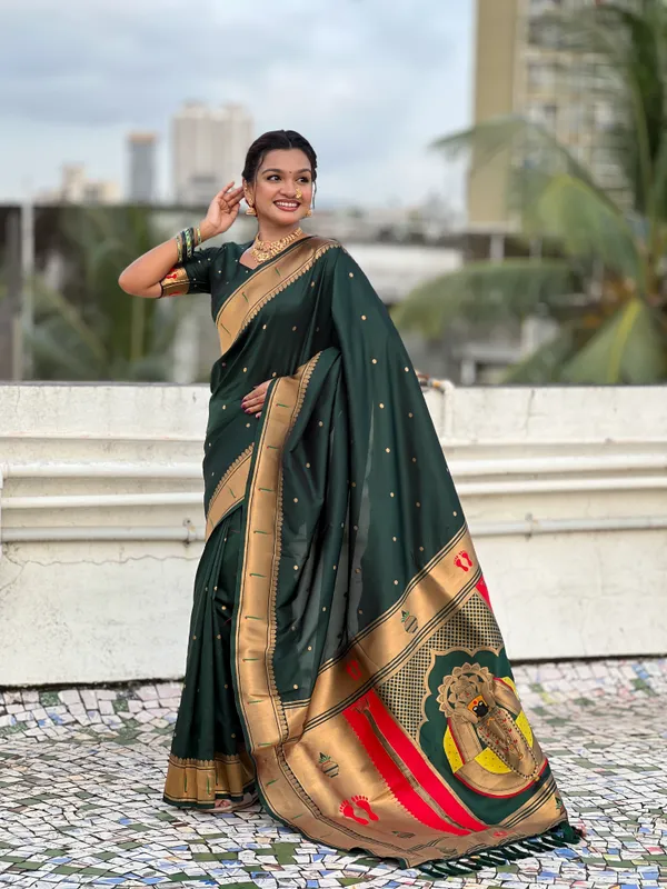 Dark_Green_Soft_Silk_With_Floral_Motifs_Weaved_Saree_With_Blouse_Piece_For_Women_&_Girl