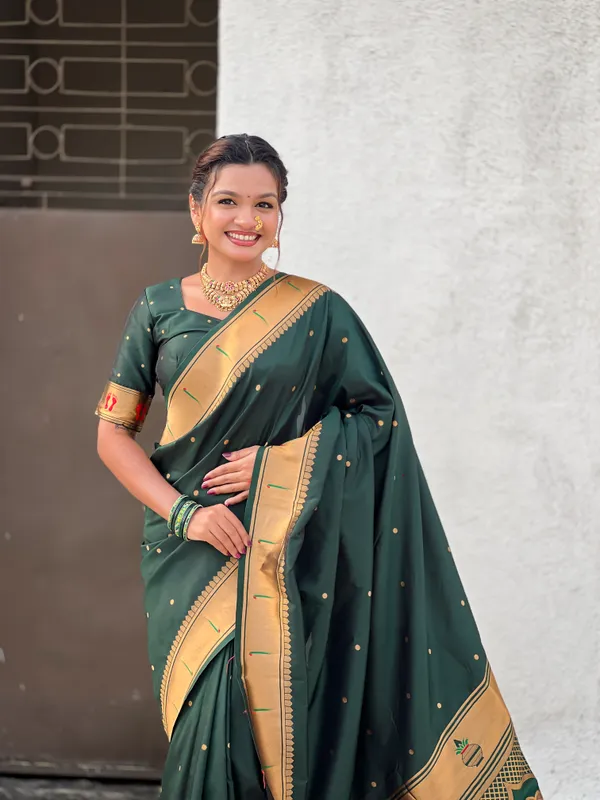 Dark_Green_Soft_Silk_With_Floral_Motifs_Weaved_Saree_With_Blouse_Piece_For_Women_&_Girl