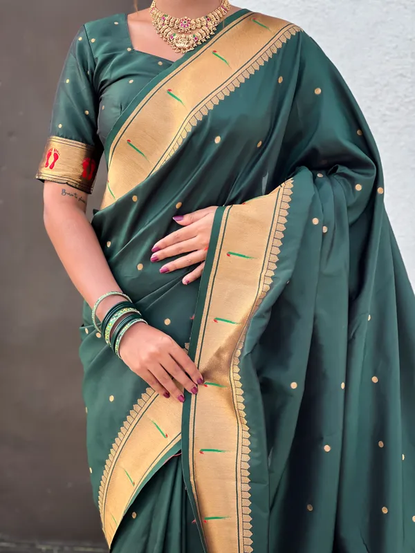 Dark_Green_Soft_Silk_With_Floral_Motifs_Weaved_Saree_With_Blouse_Piece_For_Women_&_Girl