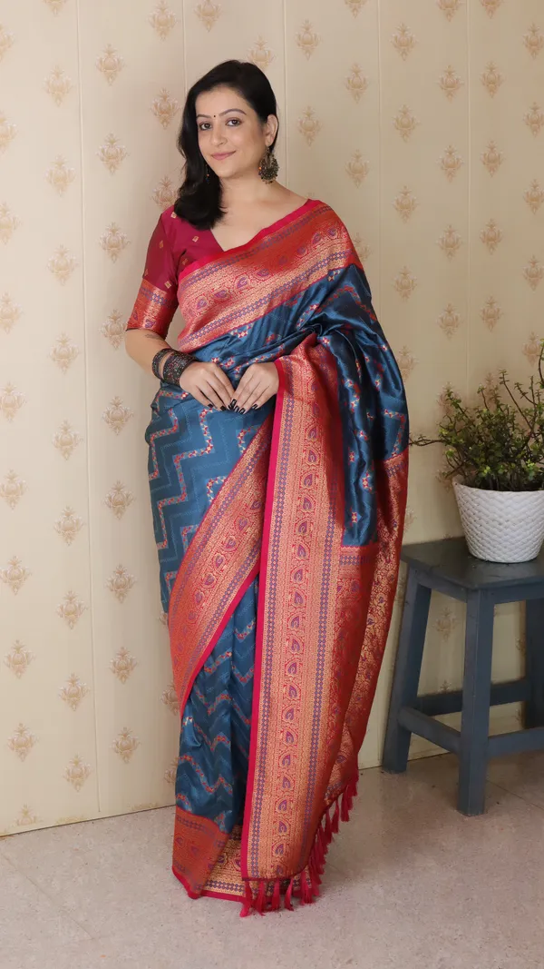 Navy_Blue_Premium_Banarasi_Soft_Silk_With_Gold_Zari_Zig_Zag_Geometric_Weaved_Saree_With_Blouse_Piece_For_Women_&_Girl