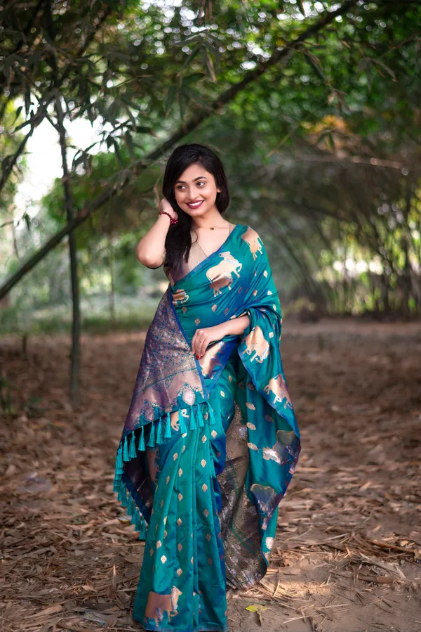 Teal_Blue_Moonga_Silk_With_Zari_Motifs_Saree_With_Blouse_Piece_For_Women_&_Girl