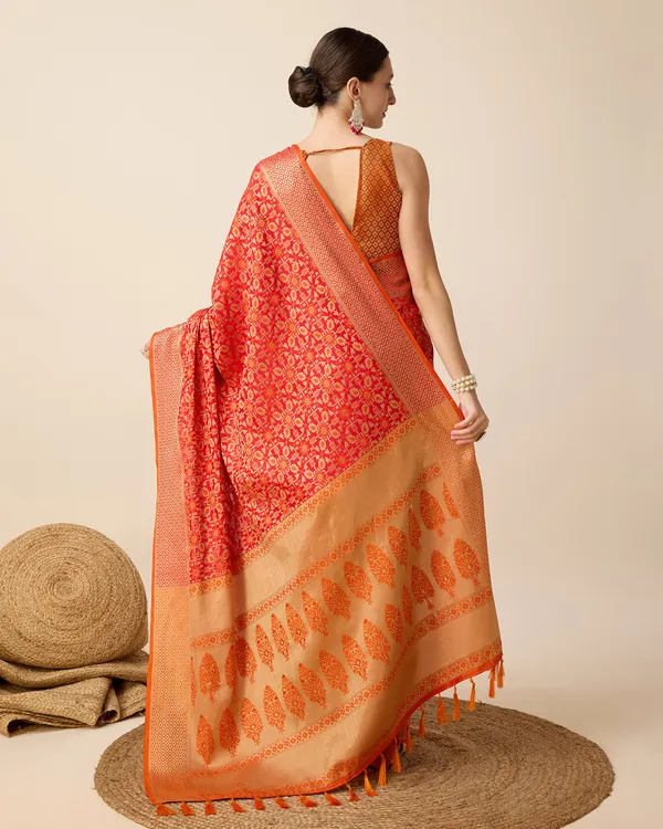Red_Patola_Silk_Weaved_With_Contrast_Meenakari_Saree_For_Women_&_Girls