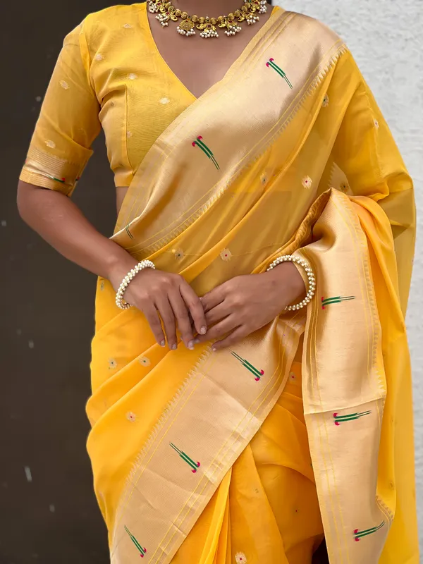 Yellow_Soft_Organza_Saree_With_Butti_Meenakari_Zari_Weaved_Saree_With_Blouse_Piece_For_Women_&_Girl