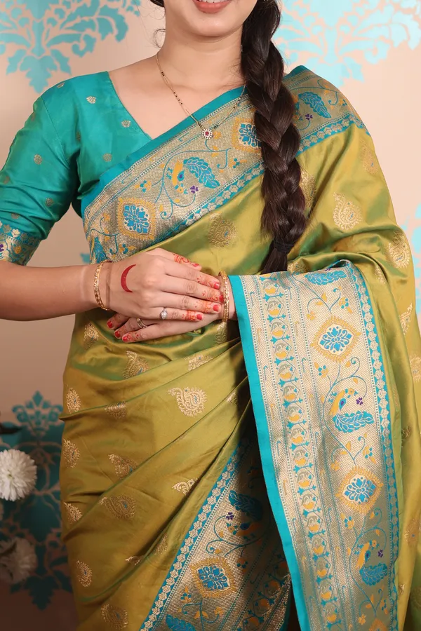 Mehandi_Paithani_Saree_With_Gold_Zari_Peacock_Motifs_Saree_With_Blouse_Piece_For_Women_&_Girl
