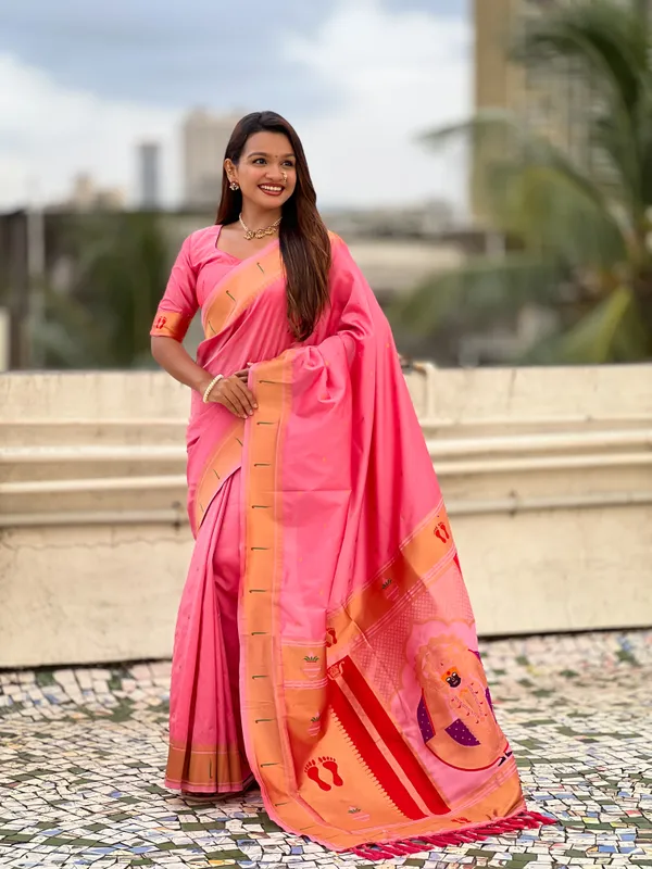 Pink_Soft_Silk_With_Floral_Motifs_Weaved_Saree_With_Blouse_Piece_For_Women_&_Girl