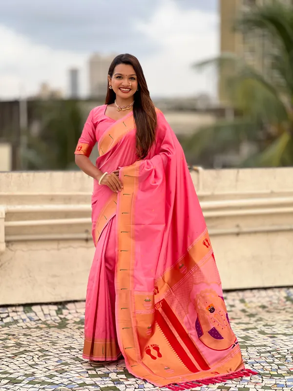 Pink_Soft_Silk_With_Floral_Motifs_Weaved_Saree_With_Blouse_Piece_For_Women_&_Girl