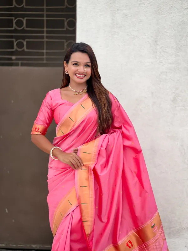 Pink_Soft_Silk_With_Floral_Motifs_Weaved_Saree_With_Blouse_Piece_For_Women_&_Girl