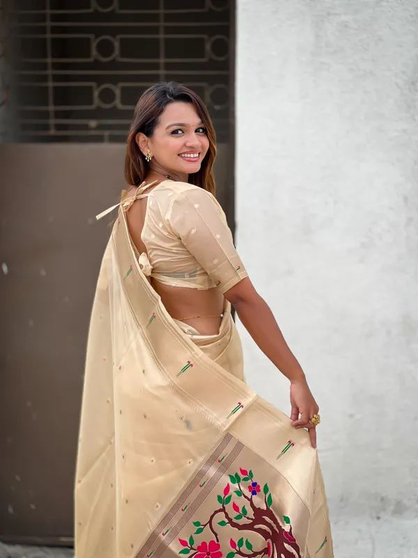 Cream_Soft_Organza_Saree_With_Butti_Meenakari_Zari_Weaved_Saree_With_Blouse_Piece_For_Women_&_Girl