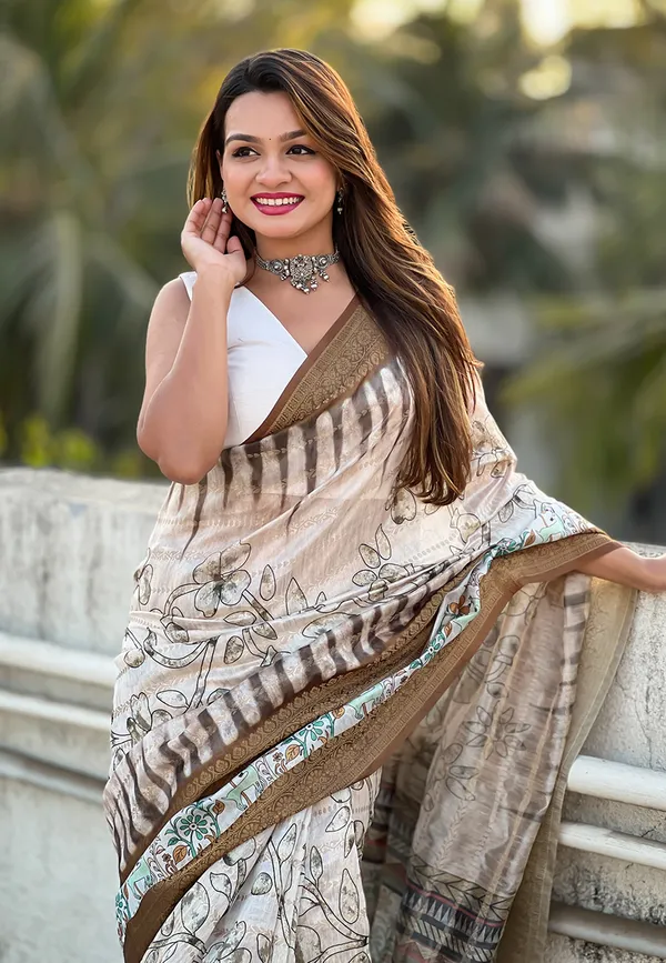 White_Soft_Chanderi_Crush_Saree_With_Floral_Prints_Saree_With_Blouse_Piece_For_Women_&_Girl