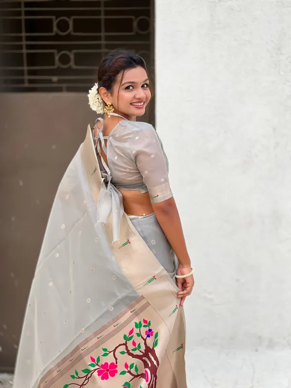 Light_Grey_Soft_Organza_Saree_With_Butti_Meenakari_Zari_Weaved_Saree_With_Blouse_Piece_For_Women_&_Girl