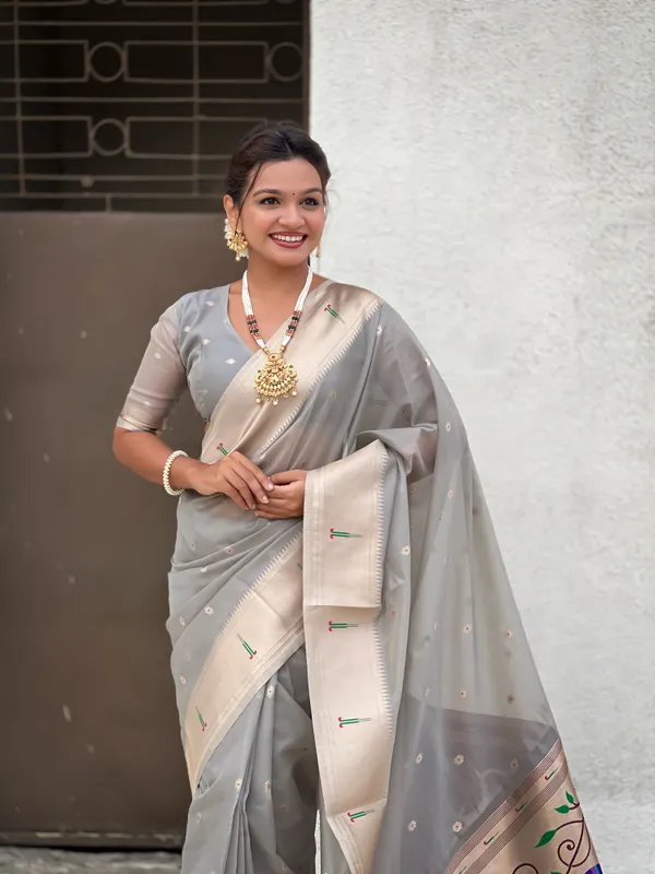 Light_Grey_Soft_Organza_Saree_With_Butti_Meenakari_Zari_Weaved_Saree_With_Blouse_Piece_For_Women_&_Girl
