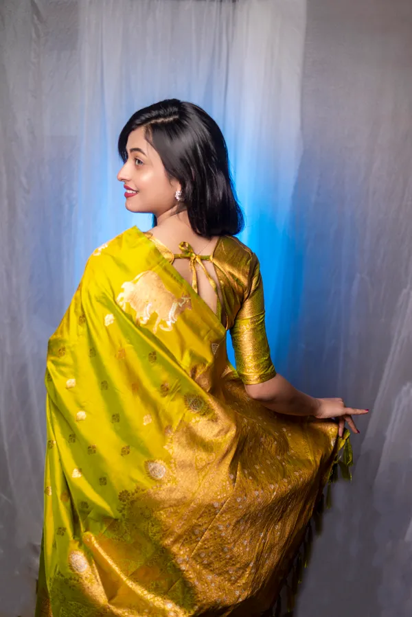 Mehandi_Soft_Moonga_Silk_With_Zari_Motifs_Saree_With_Blouse_Piece_For_Women_&_Girl