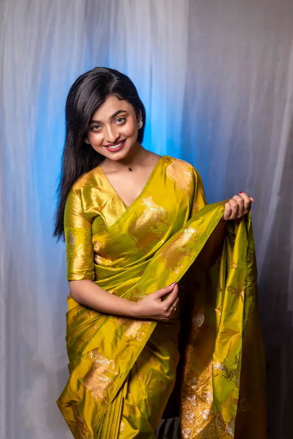 Mehandi_Soft_Moonga_Silk_With_Zari_Motifs_Saree_With_Blouse_Piece_For_Women_&_Girl