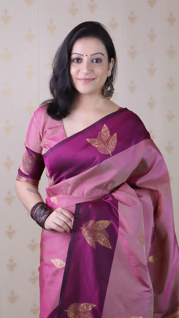 Coral_Soft_Silk_With_Zig_Zag_Motifs_Saree_With_Blouse_Piece_For_Women_&_Girl