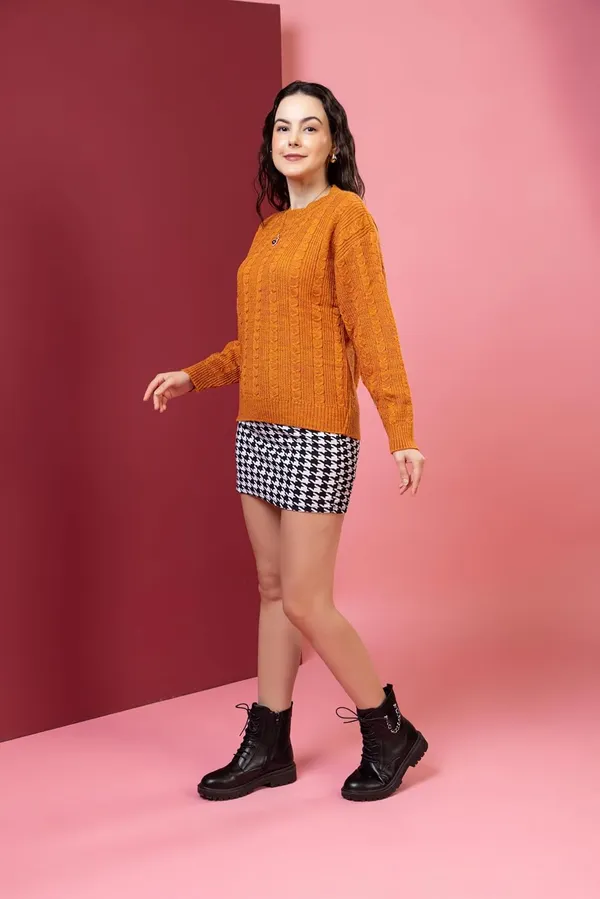 Womens_Round_Neck_Cable_Knit_Wool_Sweater