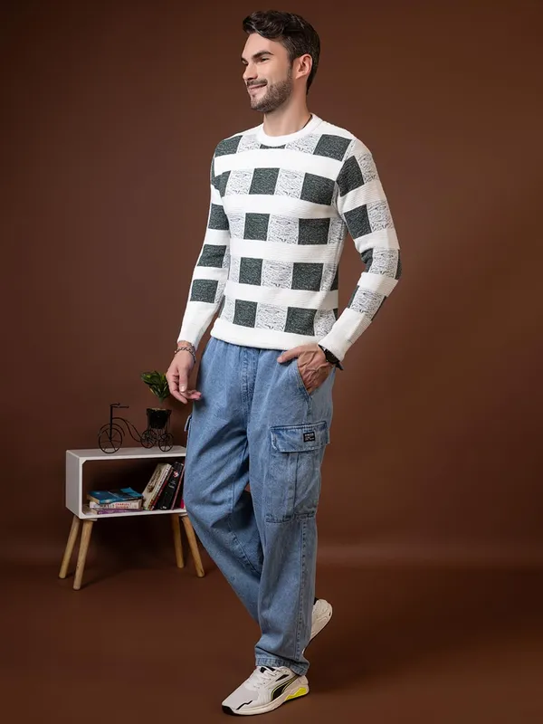 Men_S_Colorblocked_Round_Neck_Woolen_Pullover