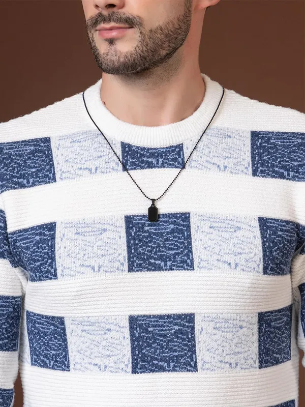 Men_S_Colorblocked_Round_Neck_Woolen_Pullover